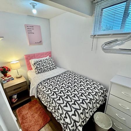 Tiny Private Room On The 1St Floor With Shared Bathroom Near Seatac Airport And Downtown Σιάτλ Εξωτερικό φωτογραφία