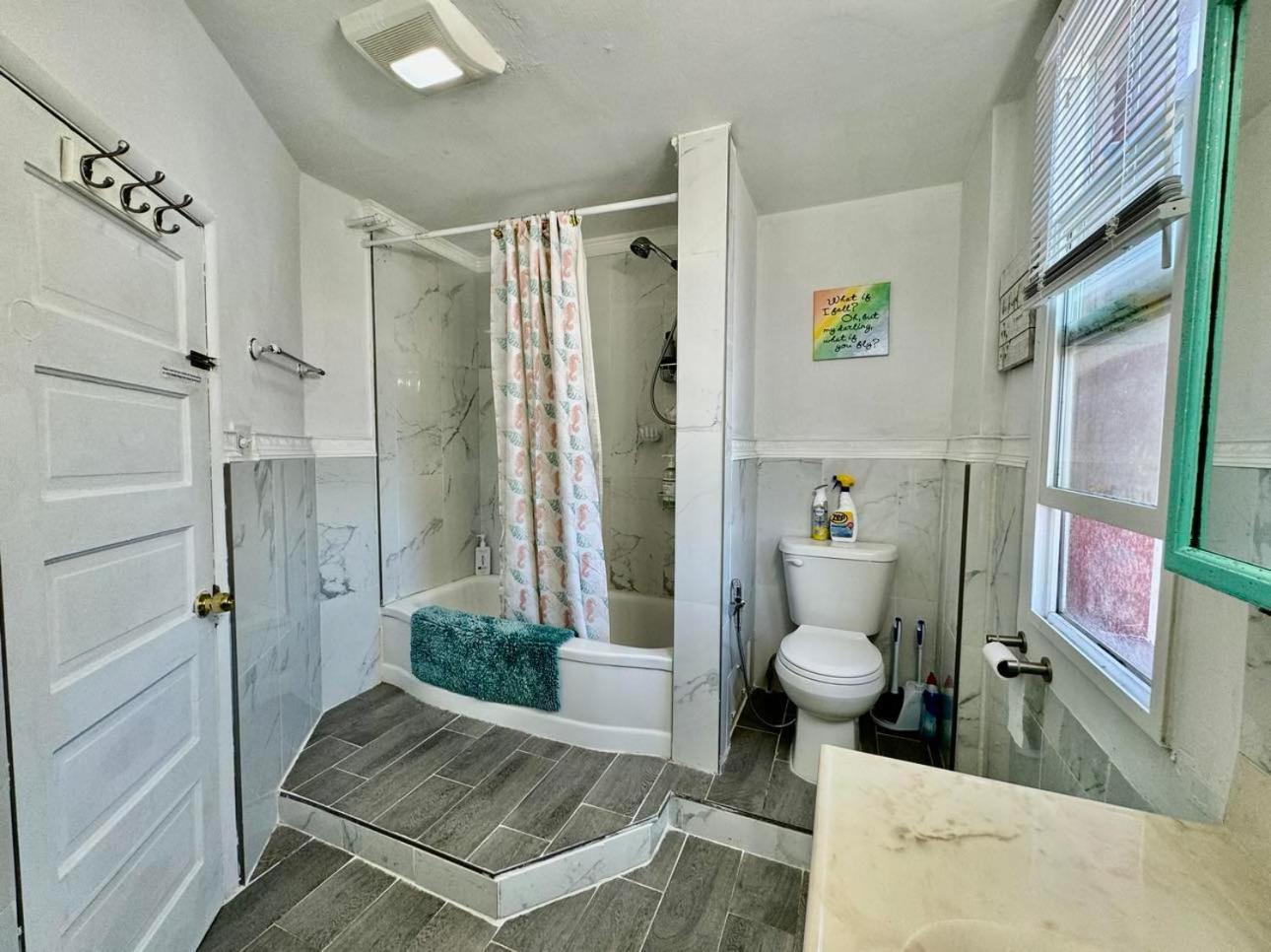 Tiny Private Room On The 1St Floor With Shared Bathroom Near Seatac Airport And Downtown Σιάτλ Εξωτερικό φωτογραφία