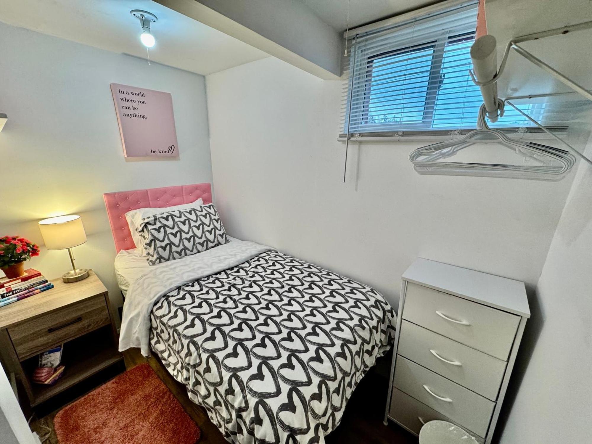 Tiny Private Room On The 1St Floor With Shared Bathroom Near Seatac Airport And Downtown Σιάτλ Εξωτερικό φωτογραφία